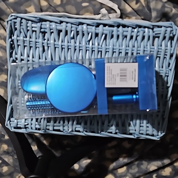 Professional 🎁 Quality 5 pc Hair Brush Set in Royal Blue includes stand - Picture 3 of 5